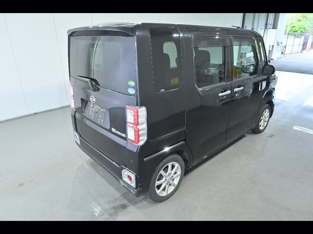 DAIHATSU WAKE