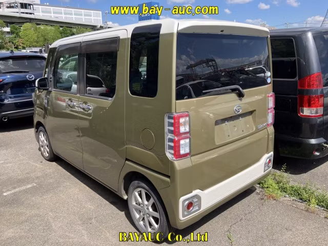 DAIHATSU WAKE