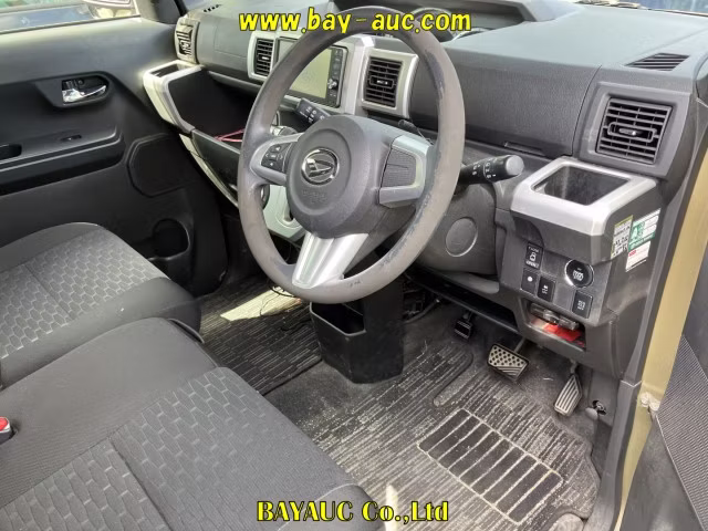 DAIHATSU WAKE
