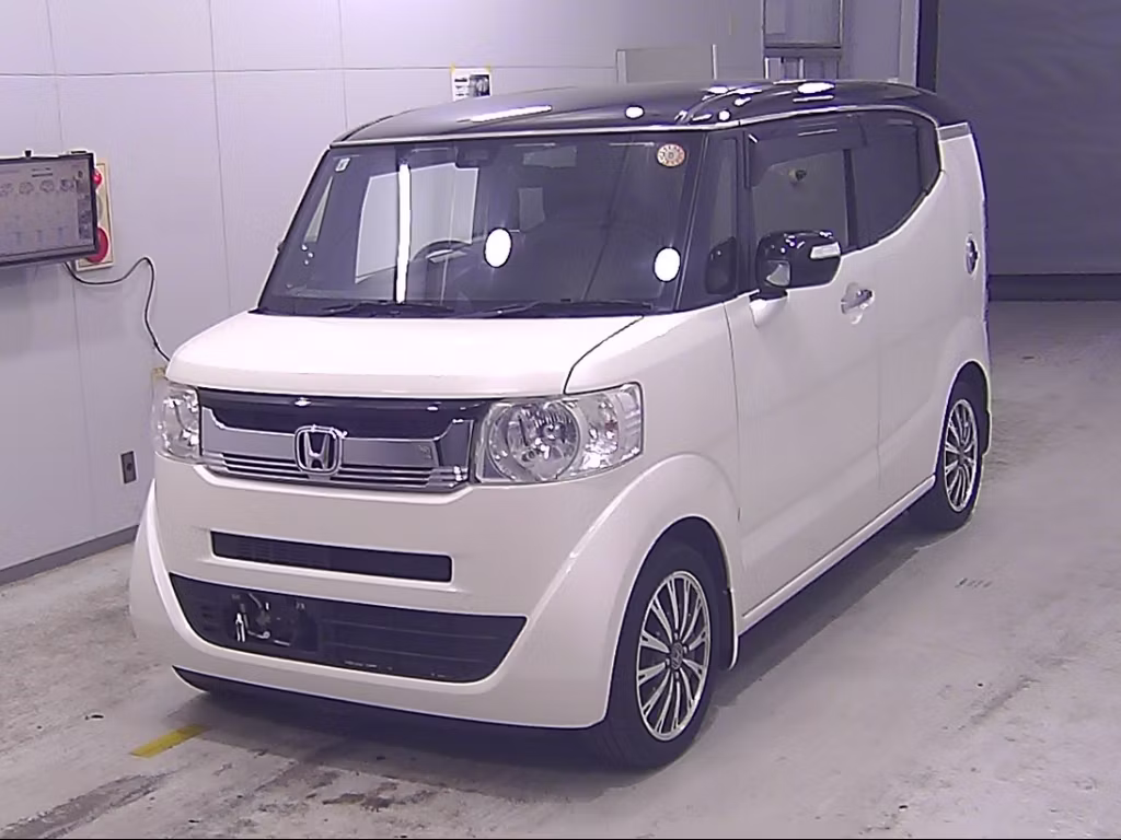HONDA N-BOX SLASH