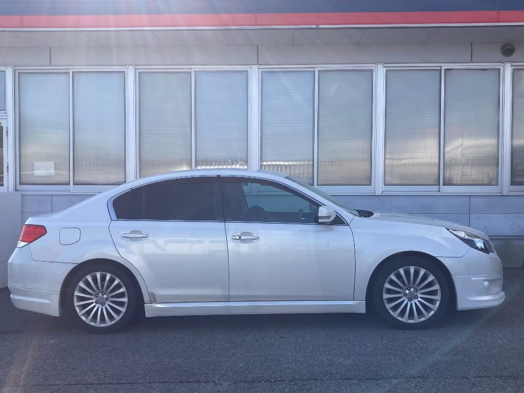 SUBARU LEGACY B4