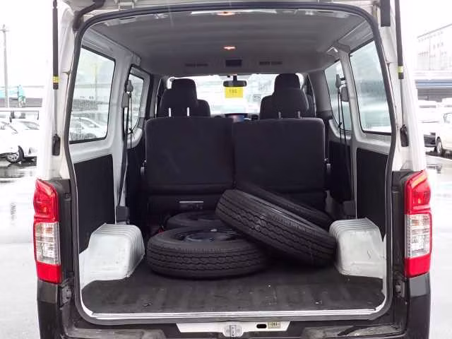 NISSAN NV350 CARAVAN