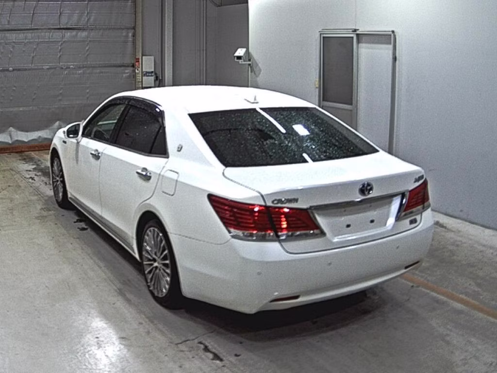 TOYOTA CROWN MAJESTA