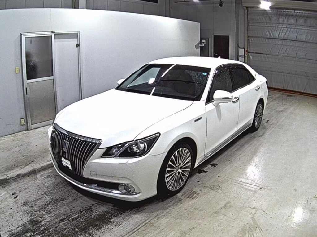 TOYOTA CROWN MAJESTA