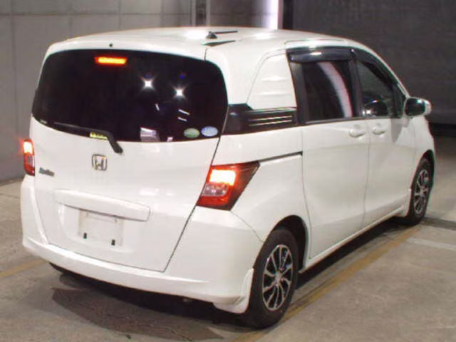 HONDA FREED SPIKE