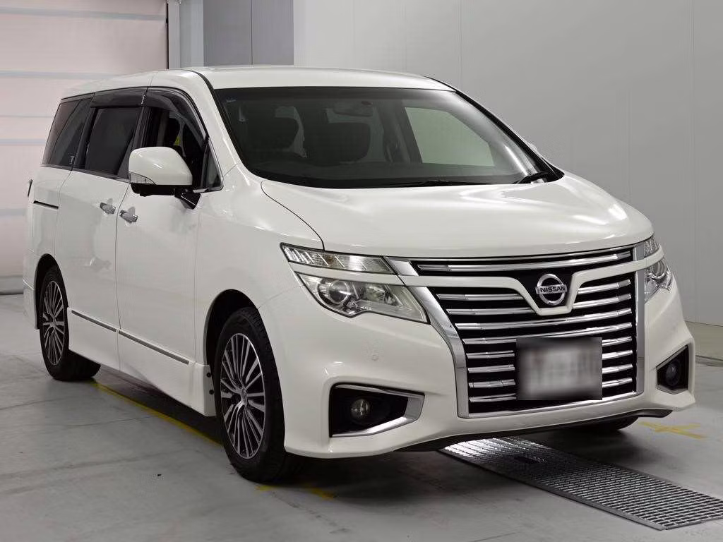 NISSAN ELGRAND