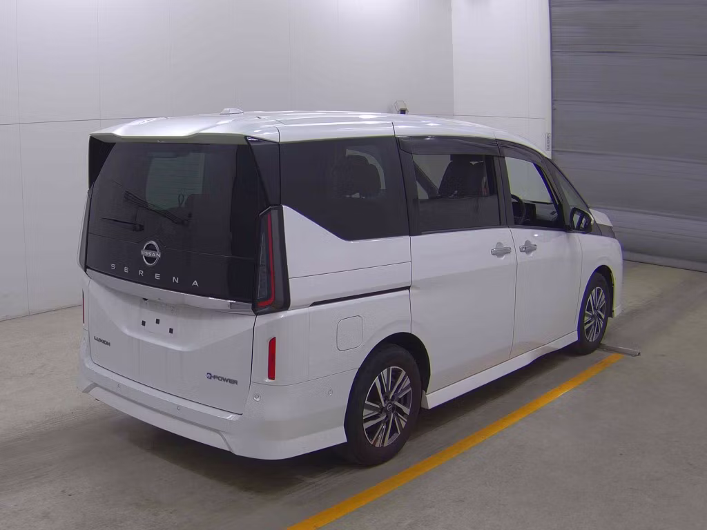 NISSAN SERENA