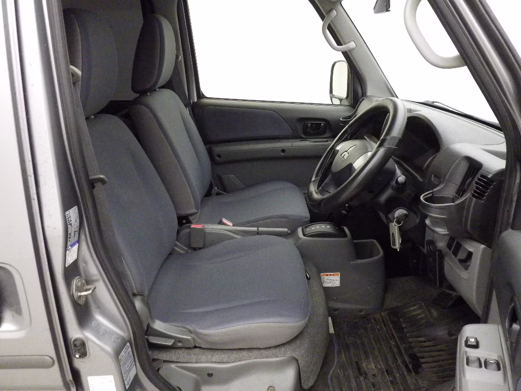 MITSUBISHI MINICAB