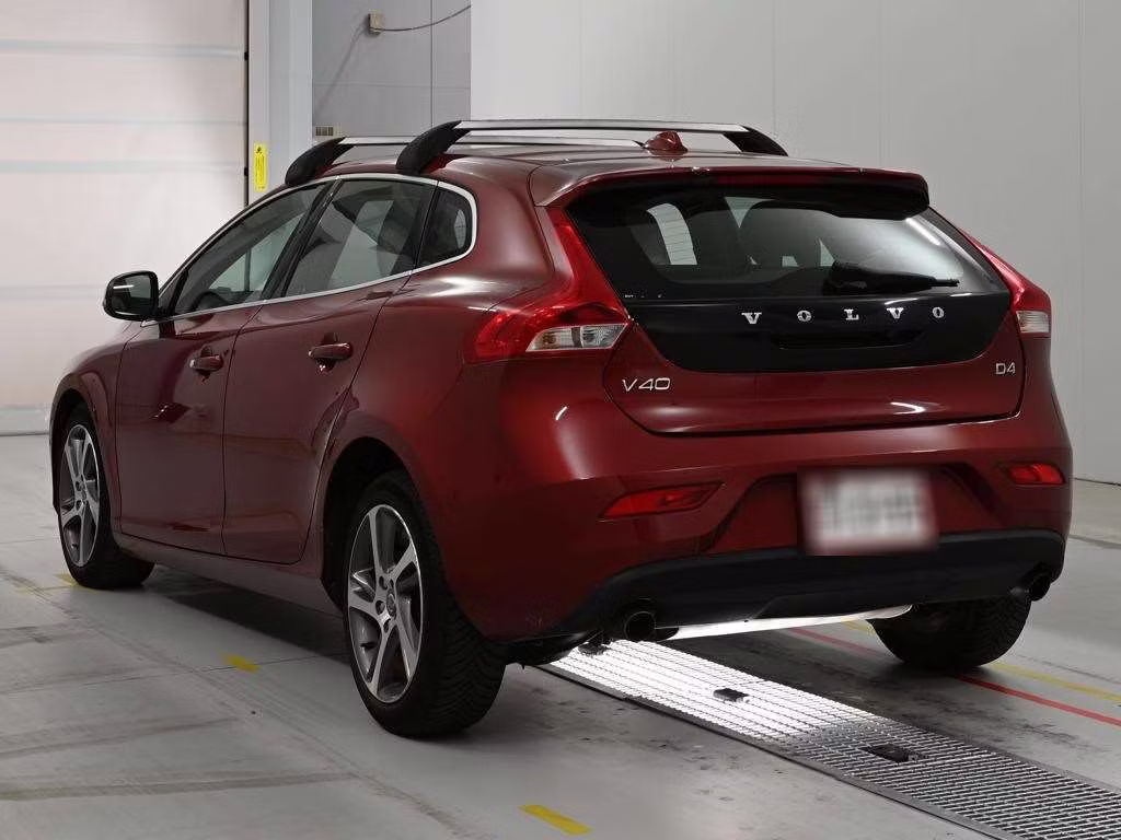 VOLVO V40