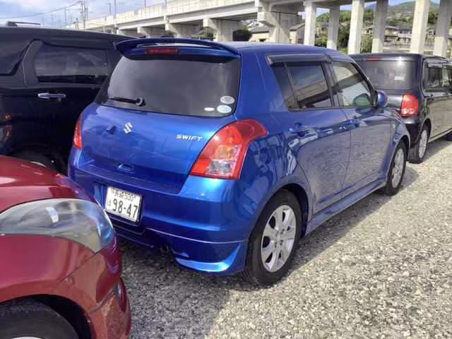 SUZUKI SWIFT
