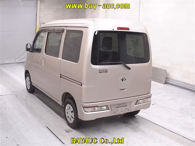 TOYOTA PIXIS VAN