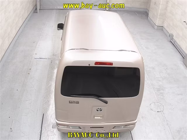 TOYOTA PIXIS VAN