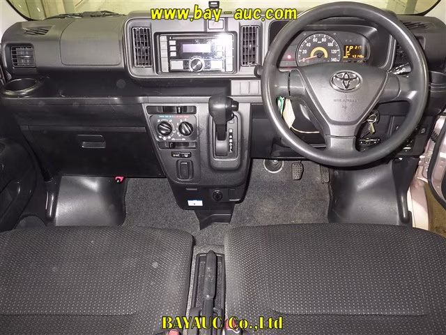 TOYOTA PIXIS VAN