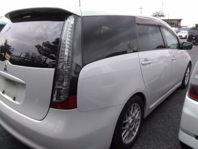 MITSUBISHI GRANDIS