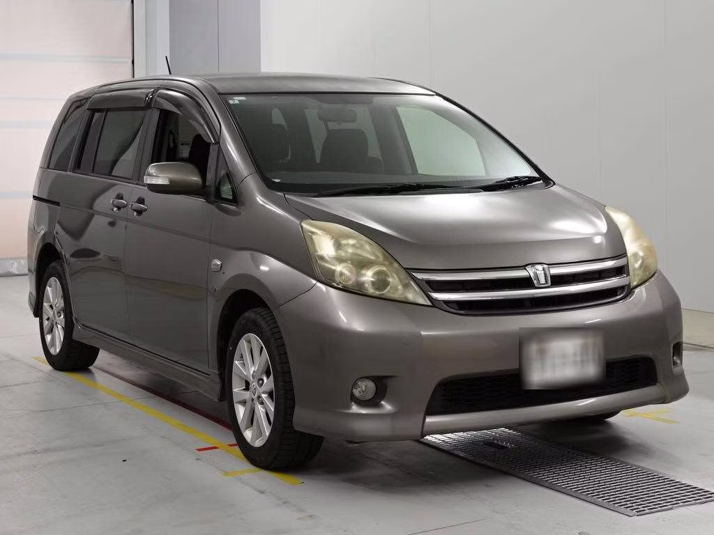 TOYOTA ISIS