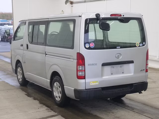 TOYOTA REGIUS ACE