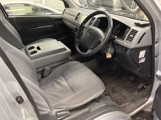 TOYOTA REGIUS ACE