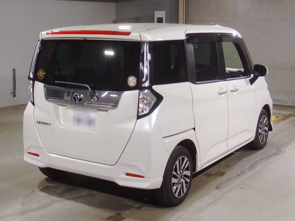 TOYOTA ROOMY