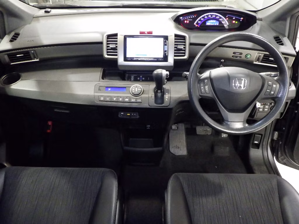 HONDA FREED SPIKE