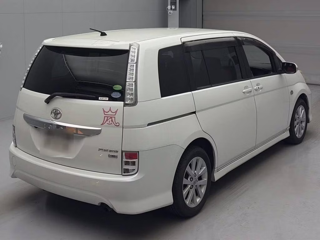 TOYOTA ISIS