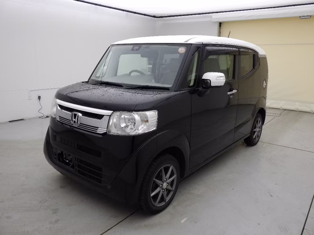 HONDA N-BOX SLASH
