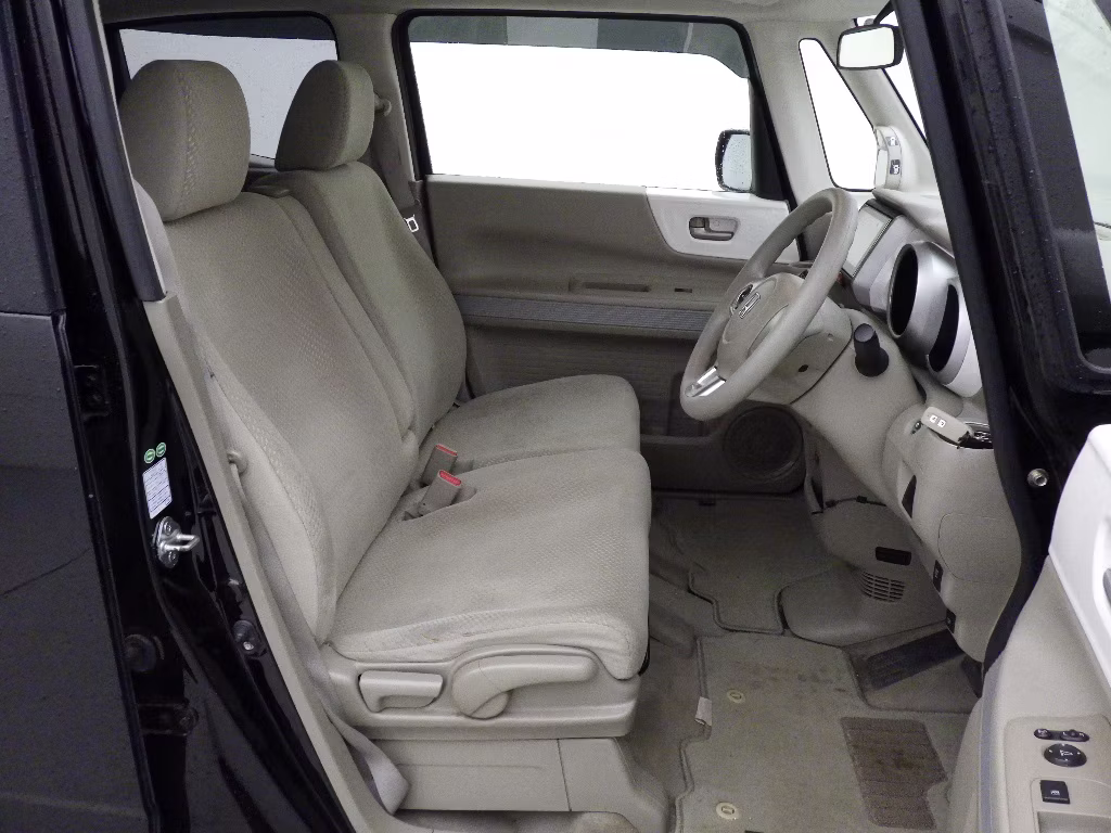 HONDA N-BOX SLASH