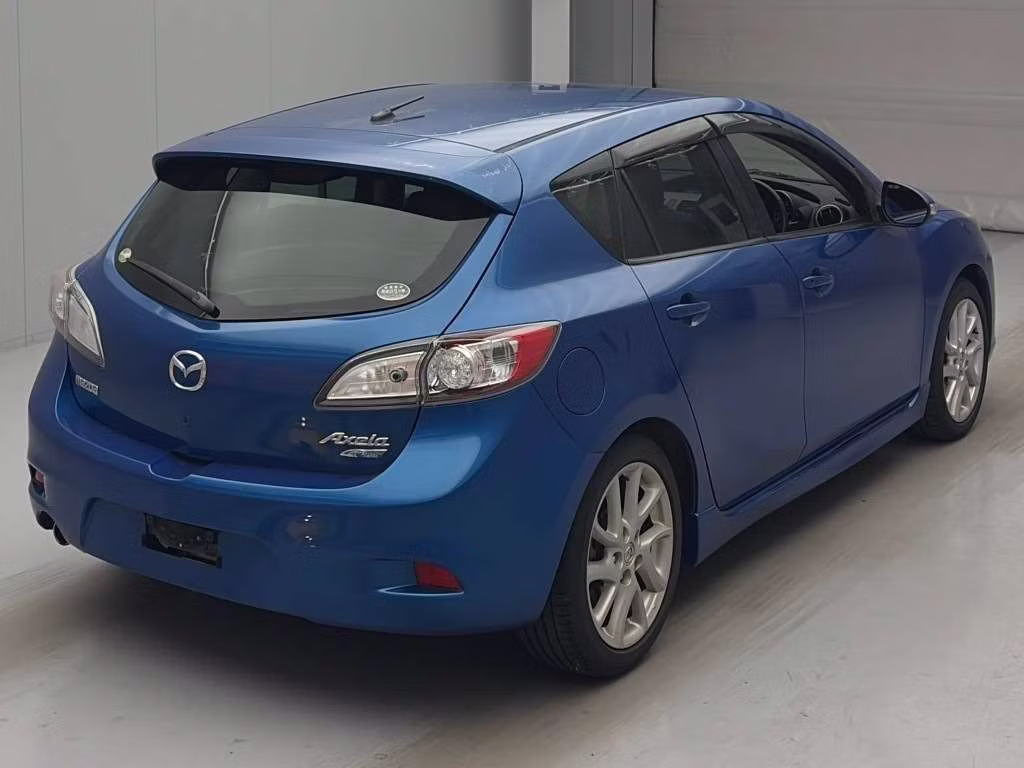 MAZDA AXELA