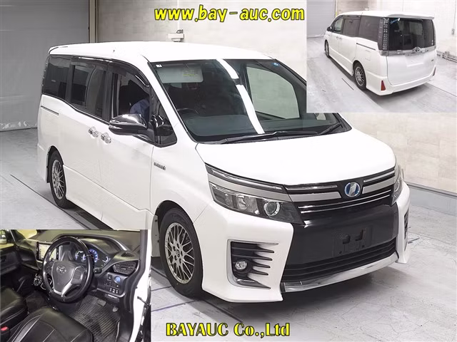 TOYOTA VOXY