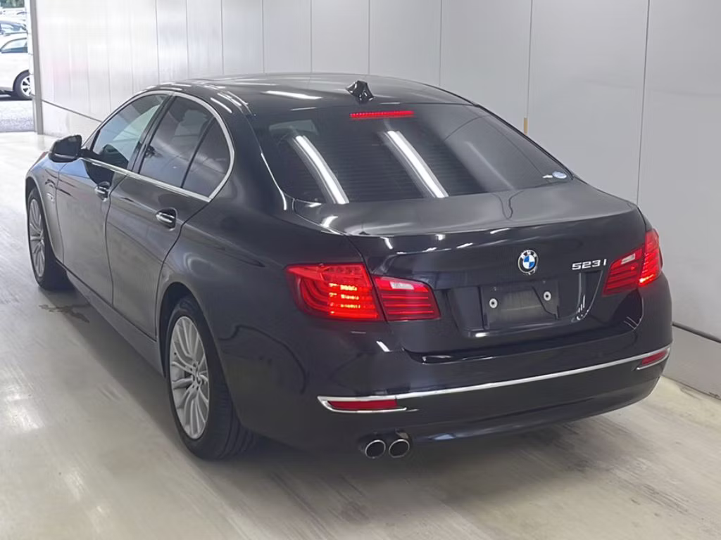 BMW 5-SERIES