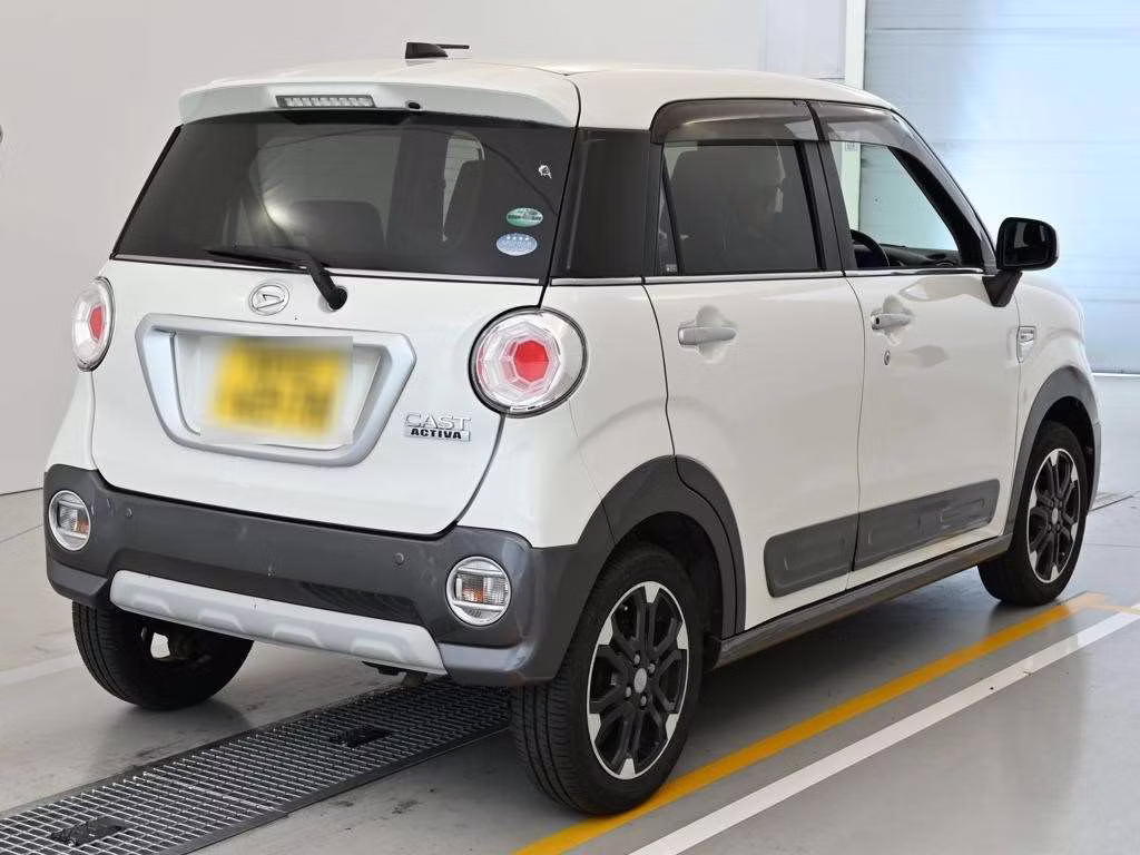 DAIHATSU CAST