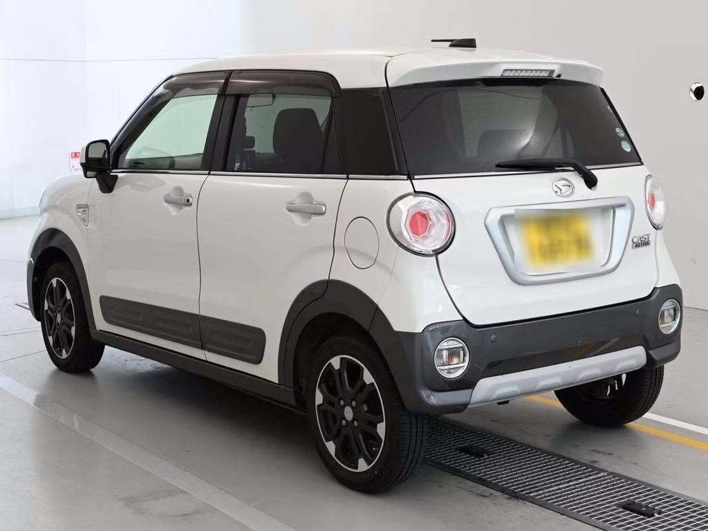 DAIHATSU CAST