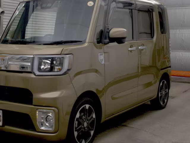 DAIHATSU WAKE