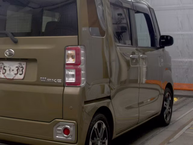 DAIHATSU WAKE