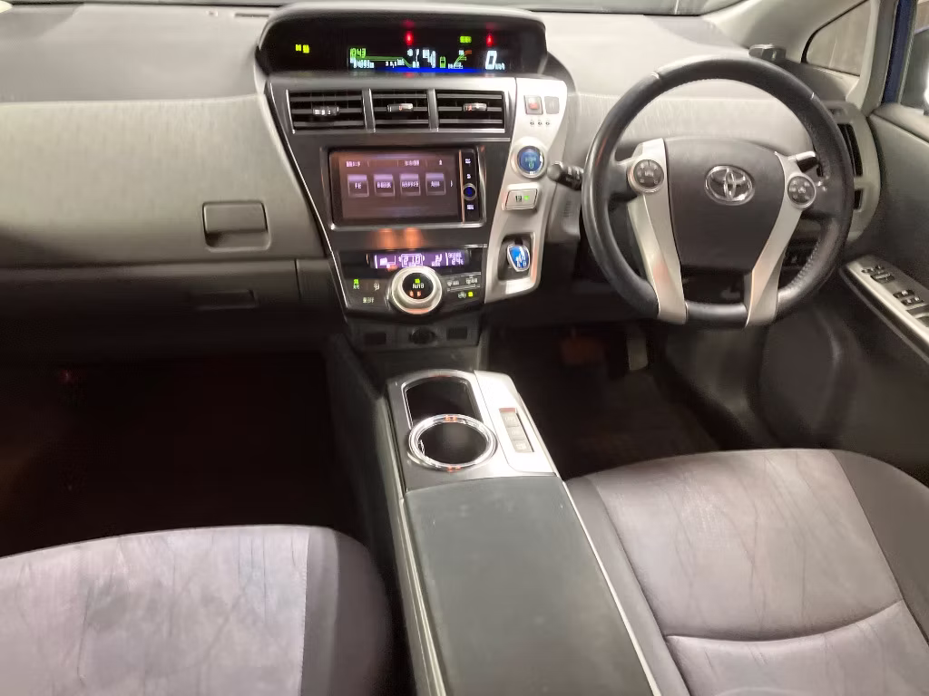 TOYOTA PRIUS ALPHA