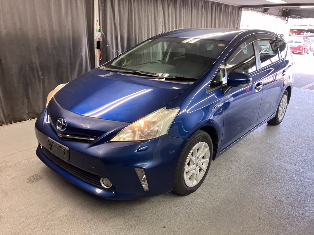 TOYOTA PRIUS ALPHA