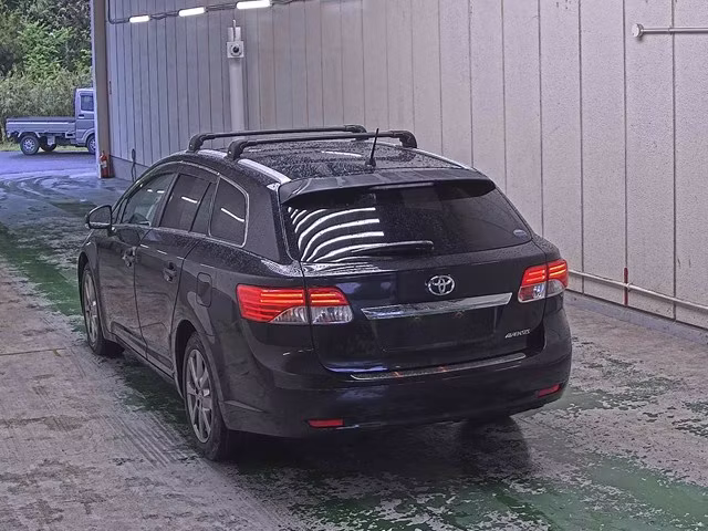 TOYOTA AVENSIS