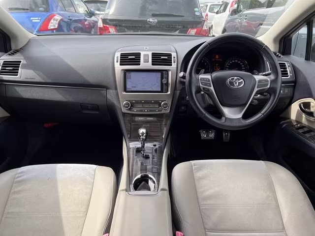 TOYOTA AVENSIS