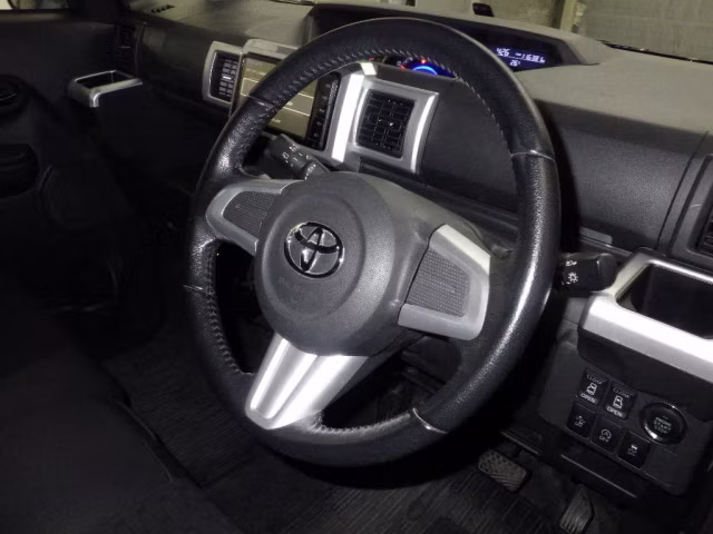 TOYOTA PIXIS MEGA