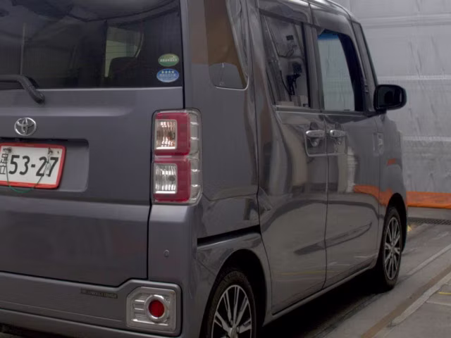 TOYOTA PIXIS MEGA
