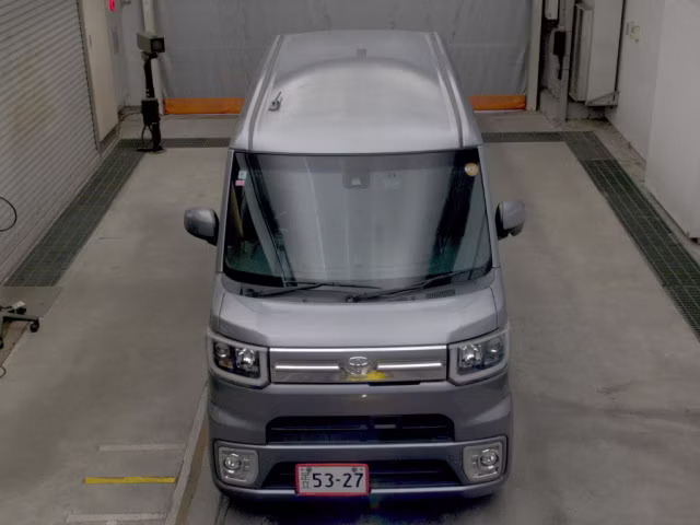 TOYOTA PIXIS MEGA