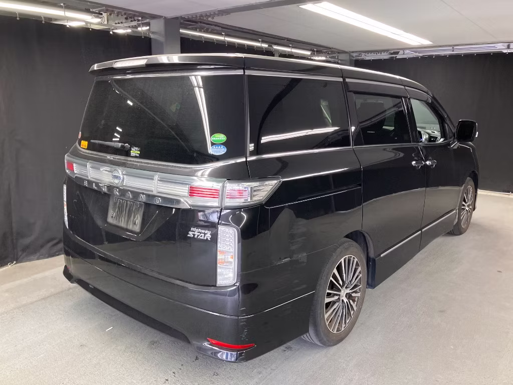 NISSAN ELGRAND