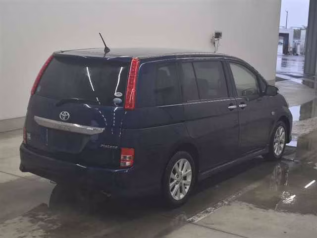 TOYOTA ISIS