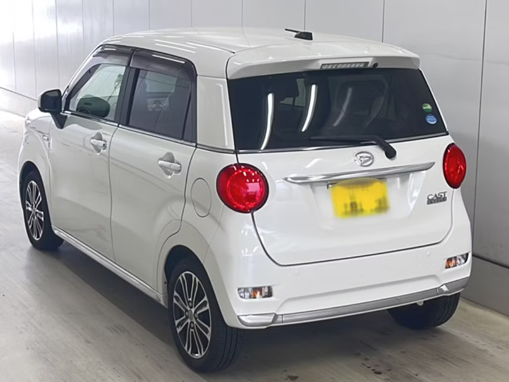 DAIHATSU CAST