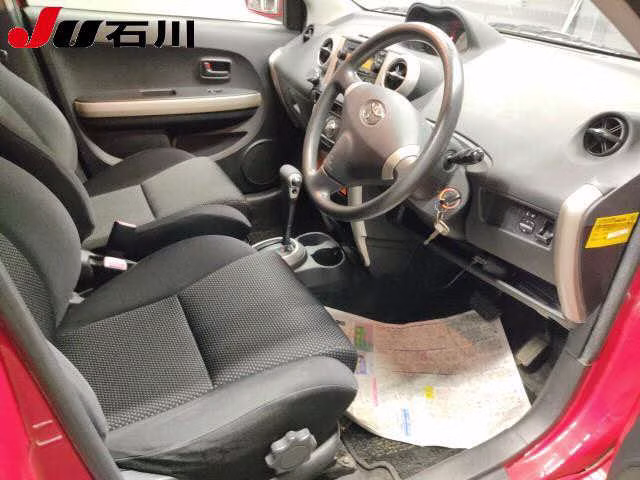 TOYOTA IST