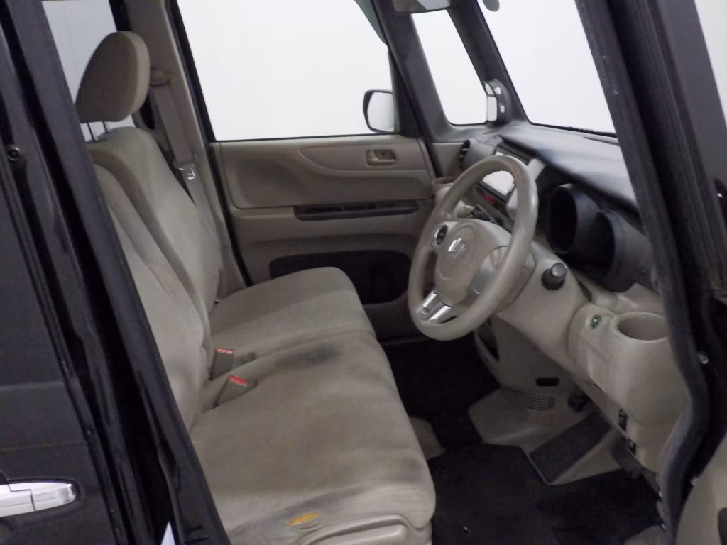 HONDA N-BOX+