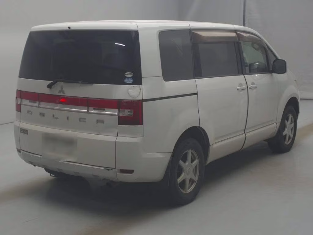 MITSUBISHI DELICA D:5