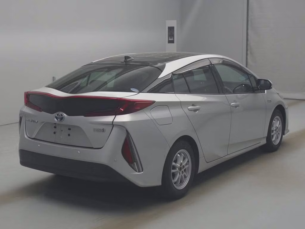 TOYOTA PRIUS PHV