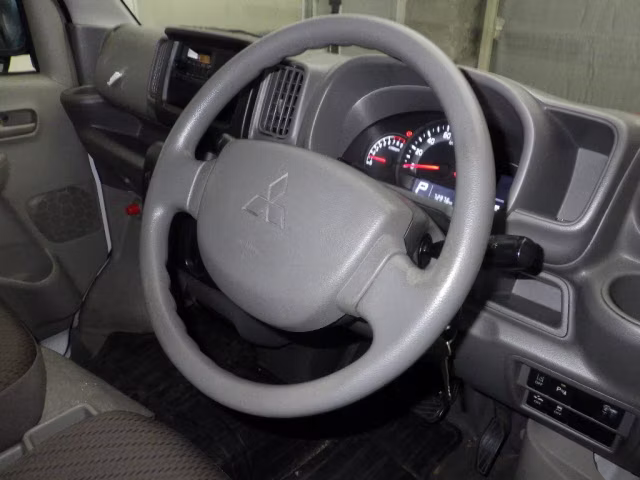 MITSUBISHI MINICAB