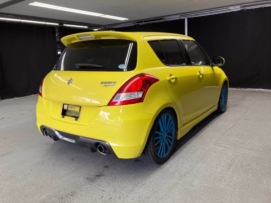 SUZUKI SWIFT
