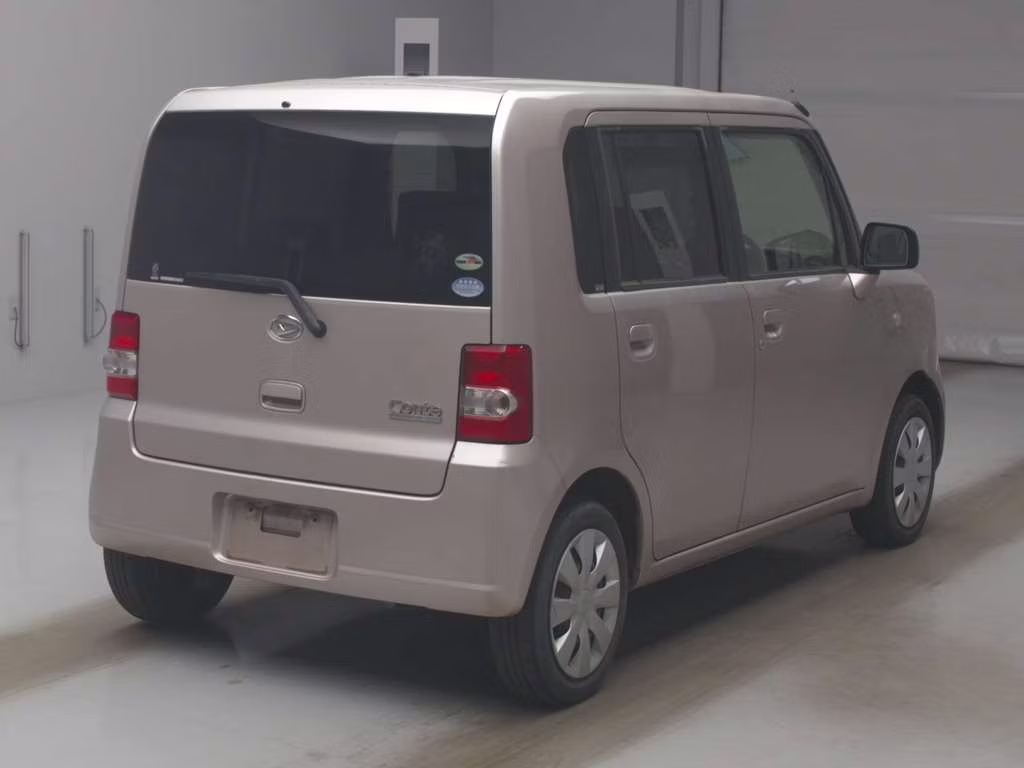 DAIHATSU MOVE CONTE